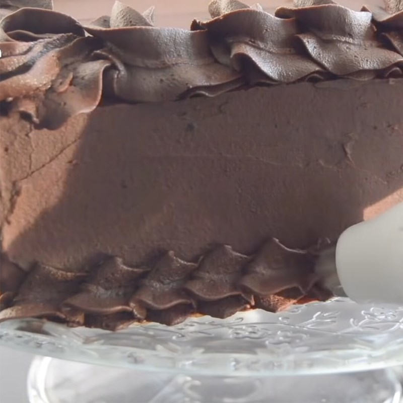 Step 5 Chocolate frosting Chocolate fruit cake