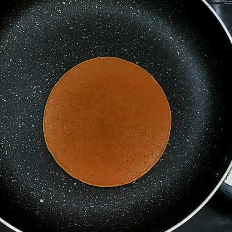 Step 3 Fry the pancakes Doremon pancakes - dorayaki pancakes without baking powder and eggs
