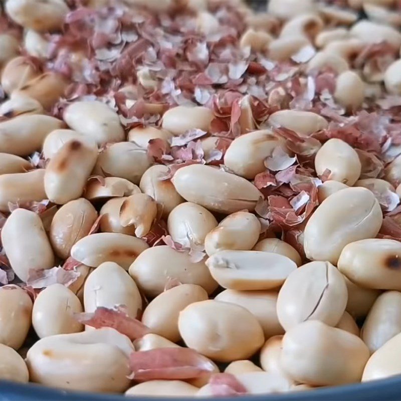 Step 2 Roasting peanuts Pumpkin cake with peanut filling
