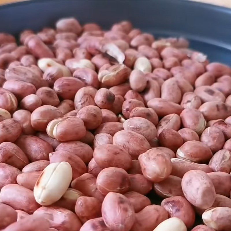 Step 2 Roasting peanuts Pumpkin cake with peanut filling