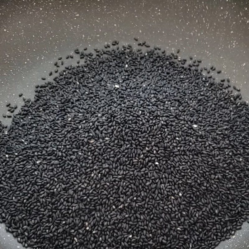 Step 1 Roast sesame Black sesame tea of the Chinese