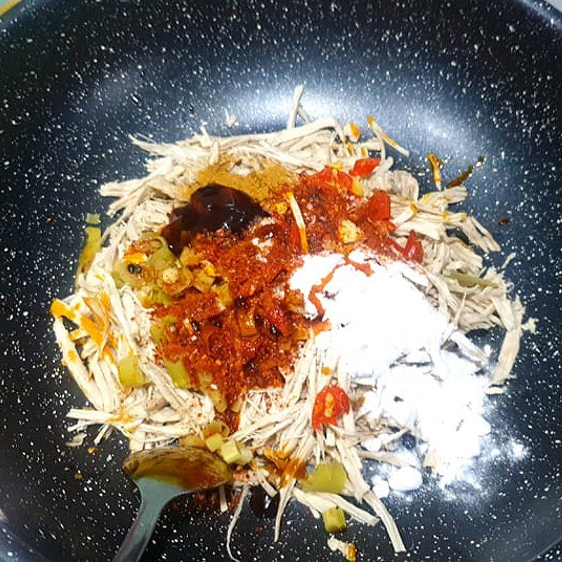 Step 4 Sautéing and Drying Pork Dried Pork with Seasoning Shredded (Recipe shared by a user)