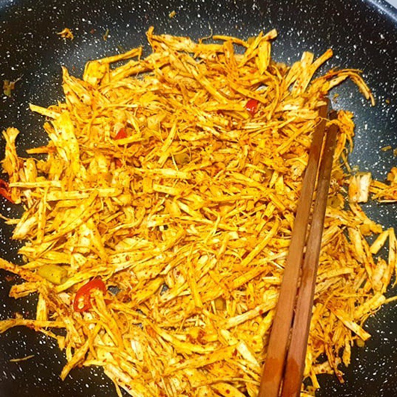 Step 4 Sautéing and Drying Pork Dried Pork with Seasoning Shredded (Recipe shared by a user)