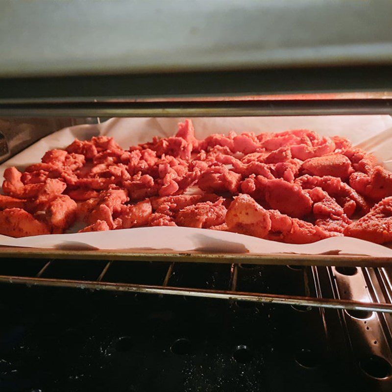 Step 3 Stir-fry and dry chicken Dried chicken pieces (recipe shared by users)