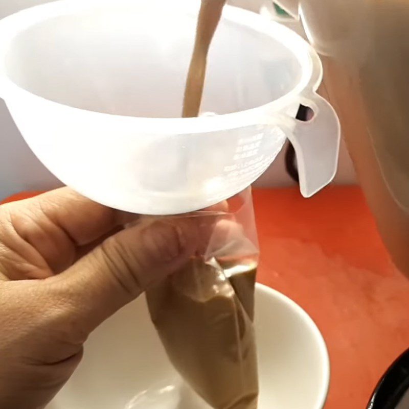 Step 3 Pour into the bag and freeze Coffee Milk Bag Ice Cream