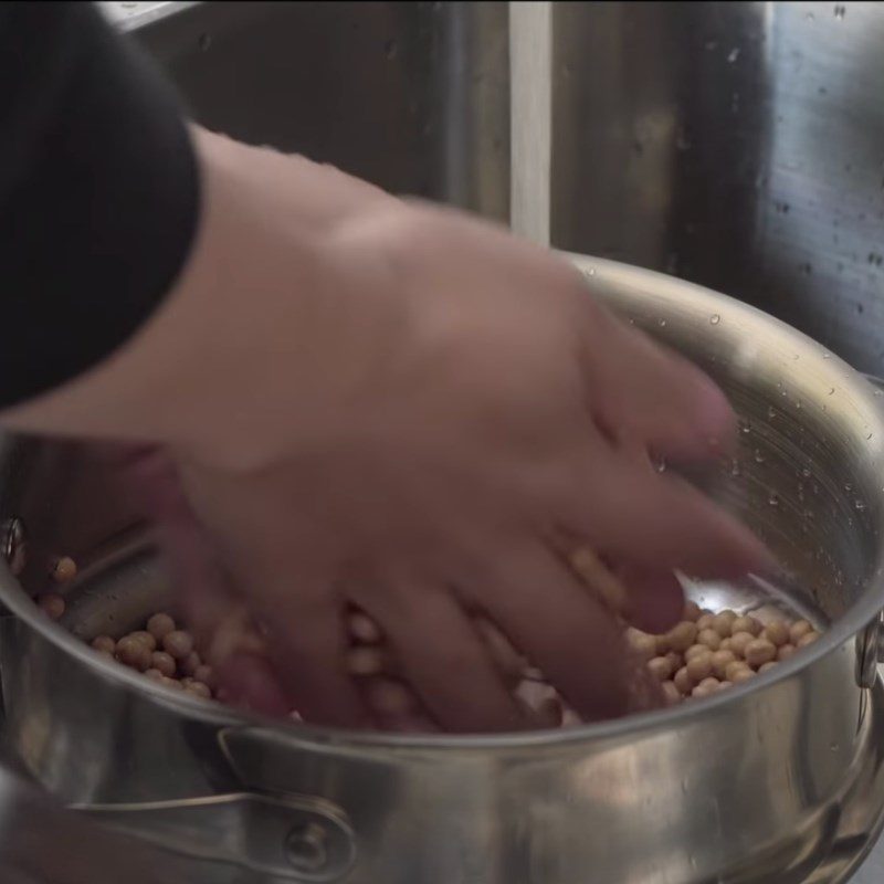 Step 1 Wash and soak the miso soybeans