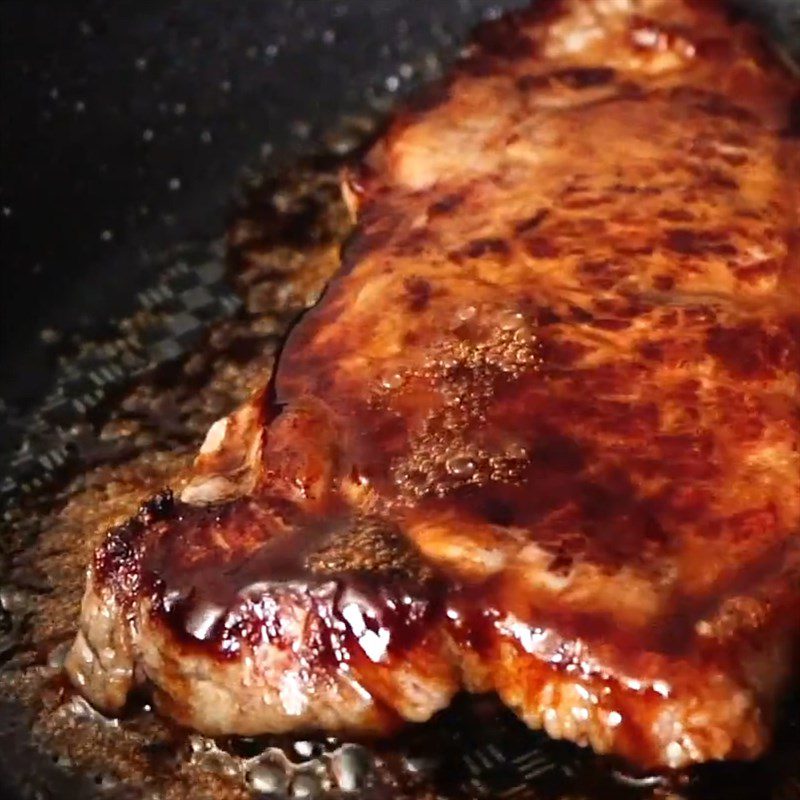 Step 4 Drizzle teriyaki sauce Teriyaki steak