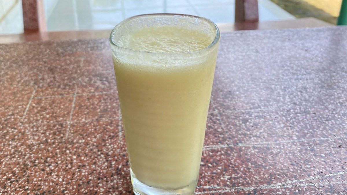 4 Ways to Make Delicious Pineapple Smoothies to Cool Down on Hot Days 2 Pineapple smoothie (thơm)