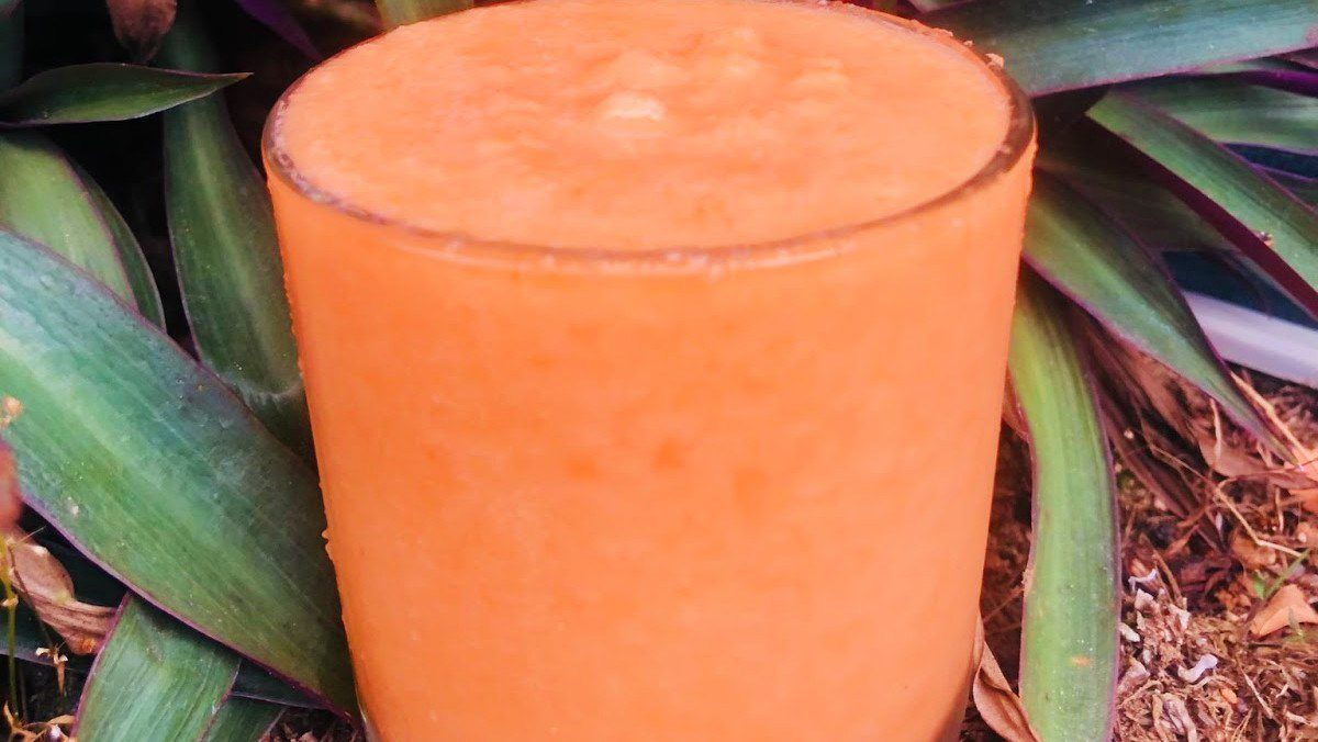7 ways to make delicious, simple, nutritious carrot smoothies for the whole family 24 Apple Carrot Smoothie
