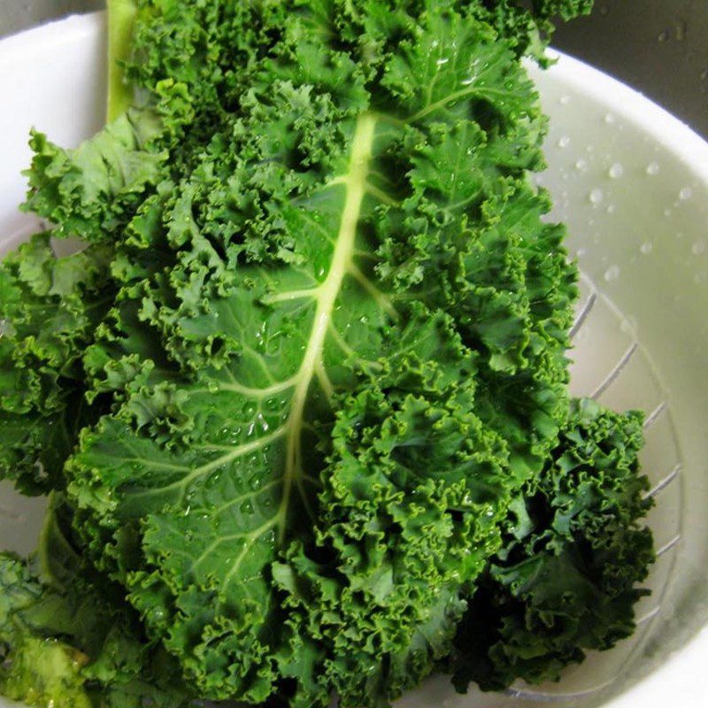Step 1 Prepare the ingredients for Peach Kale Smoothie