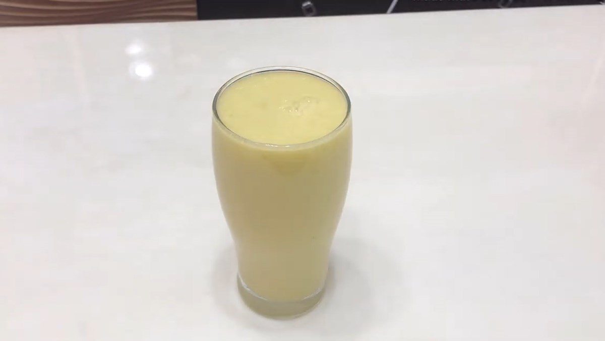2 ways to make sweet and sour green mango smoothie to cool off refreshingly 11 Green Mango Honey Smoothie