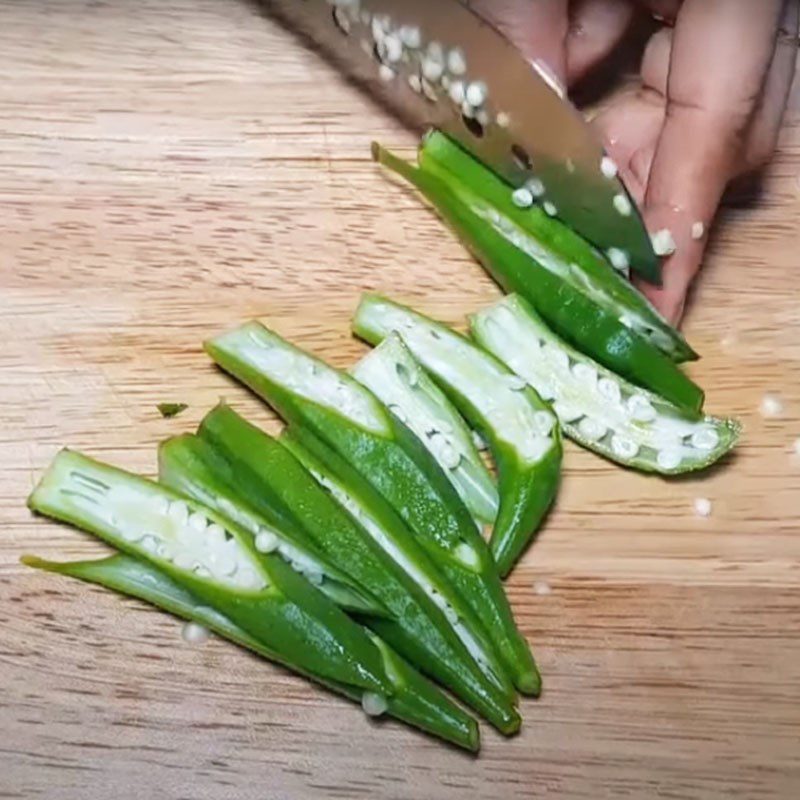 Step 2 Prepare other ingredients Stir-fried green beans with beef