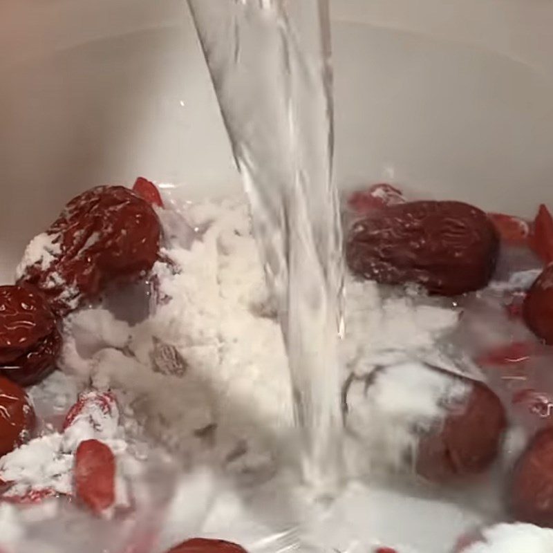 Step 1 Preparing ingredients for red apple tea