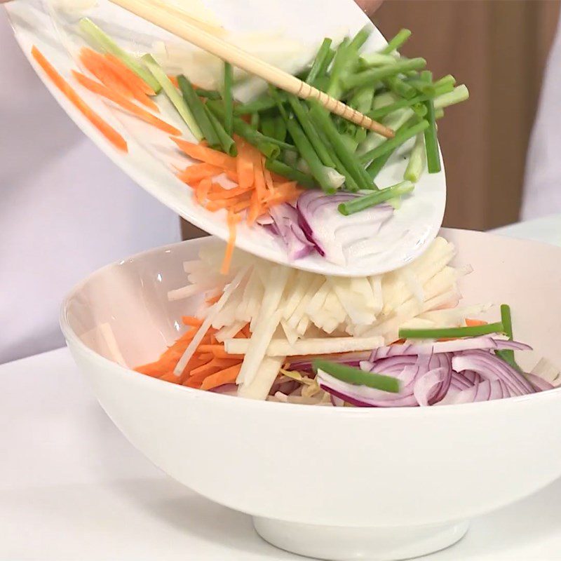Step 3 Prepare and mix various vegetables for Seafood Pancakes