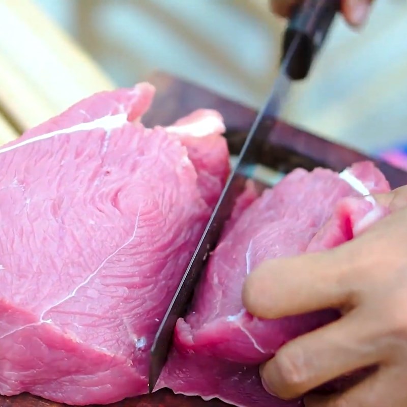 Step 2 Prepare beef brisket for braised beef brisket with five fruits
