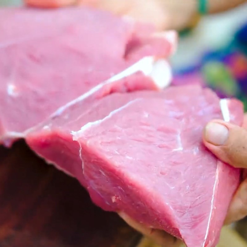 Step 2 Prepare beef brisket for braised beef brisket with five fruits