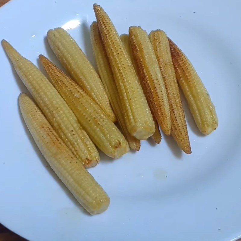Step 2 Prepare the young corn Young corn braised with pepper