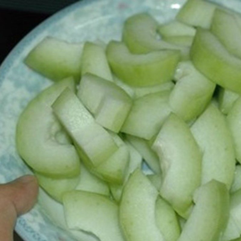 Step 1 Prepare the bitter melon Bitter Melon Yogurt Smoothie