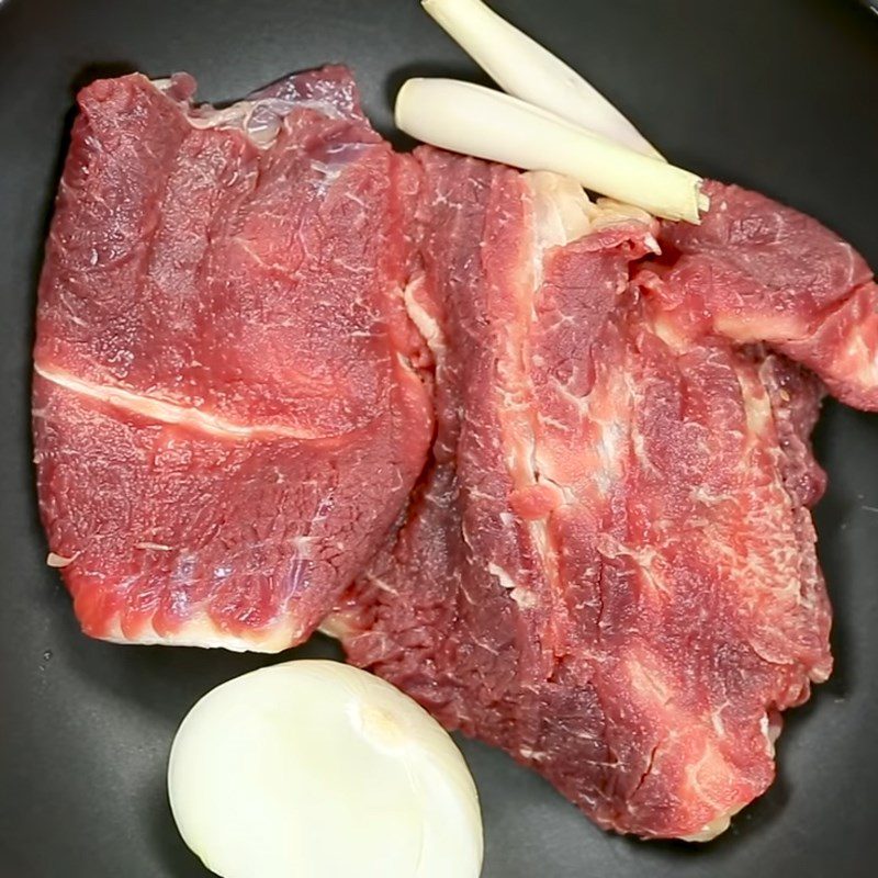 Step 1 Prepare the Beef for Spicy Bamboo Shoot Beef Hotpot