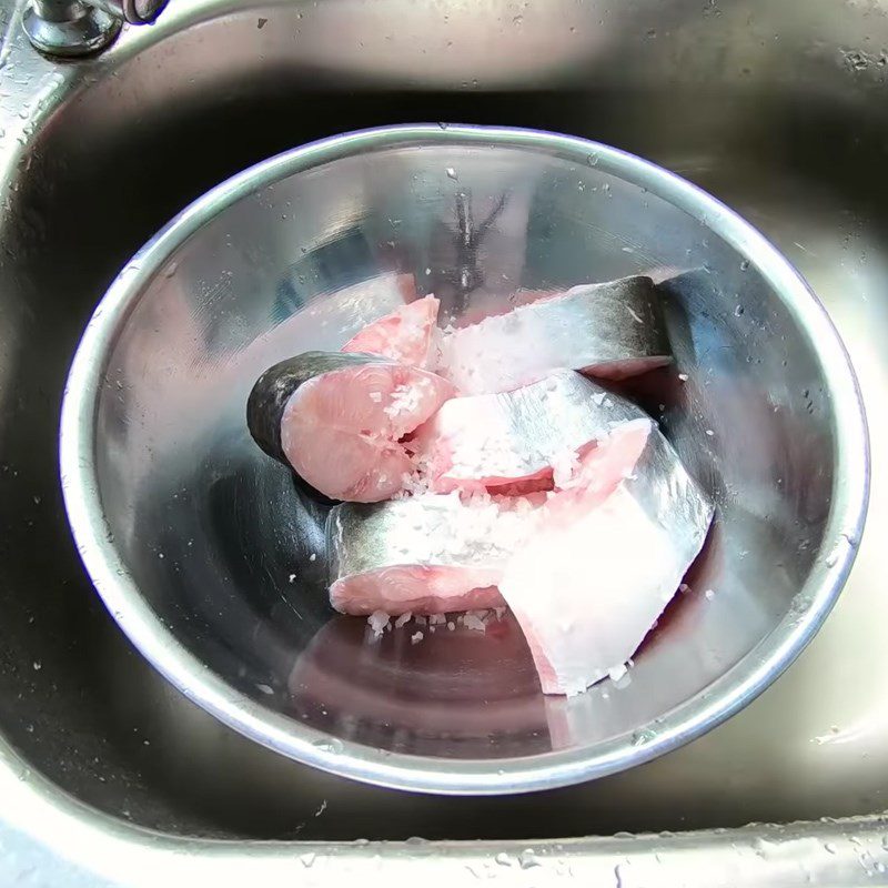 Step 1 Prepare basa fish Stewed basa fish with tomatoes