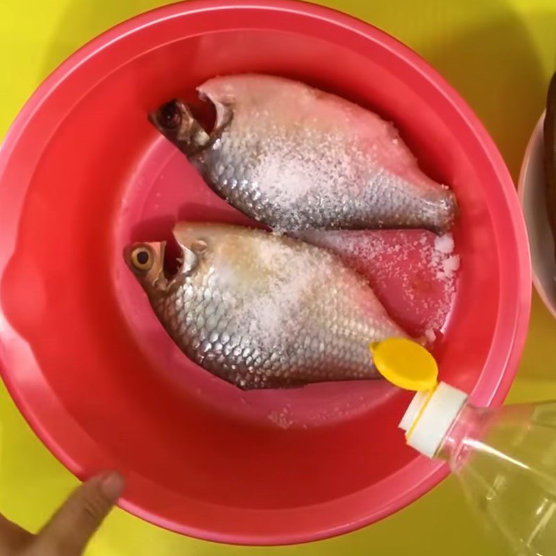 Step 1 Prepare the fish Fish cooked with tamarind