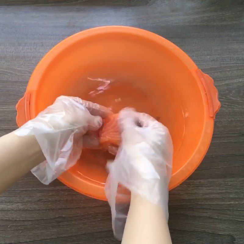 Step 1 Preparing the salmon for Salmon porridge using a slow cooker