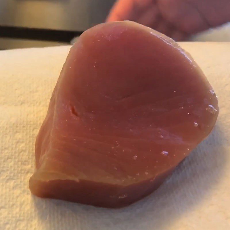 Step 1 Prepare the tuna Tuna steak with vinegar