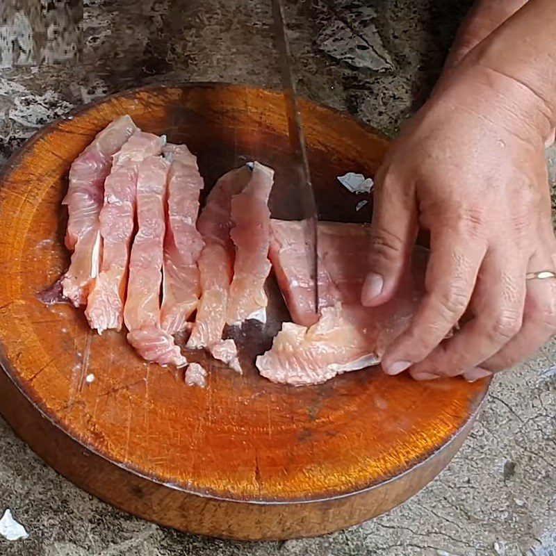 Step 1 Prepare the catfish for Catfish Hotpot with Vinegar Dip