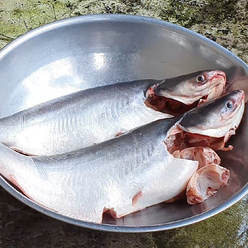 Step 1 Prepare the catfish for Catfish Hotpot with Vinegar Dip