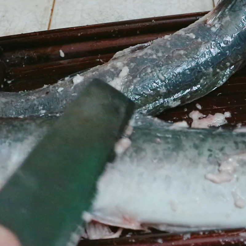 Step 1 Prepare the catfish Dried catfish marinated with soy sauce