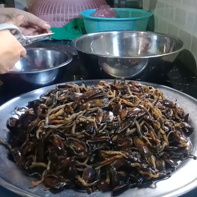 Step 1 Prepare the eggplant Hà Tiên Pickled Eggplant