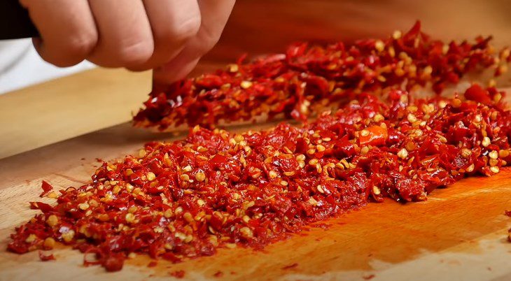 Step 2 Prepare the ingredients for Sichuan hot pot