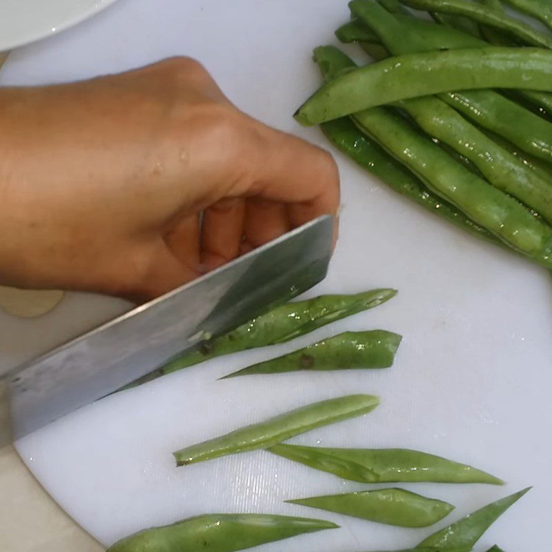 Step 1 Prepare the vegetables for Stir-fried Baby Corn with Mixed Vegetables (Vegan)