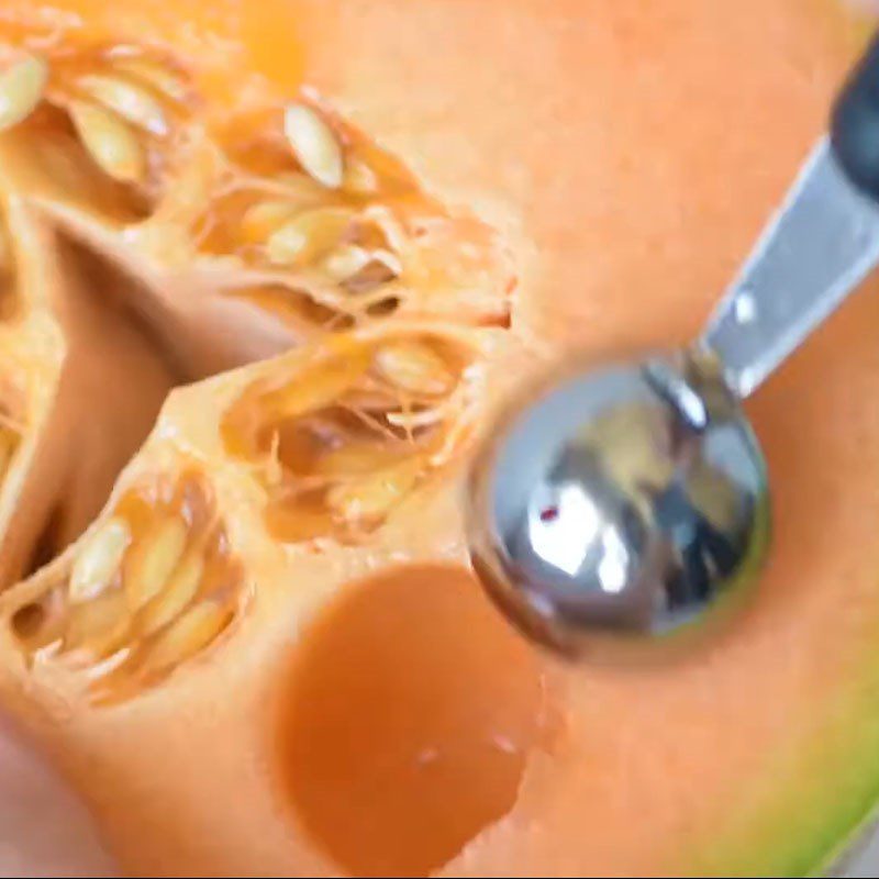 Step 1 Prepare the fruits for 3-color melon salad
