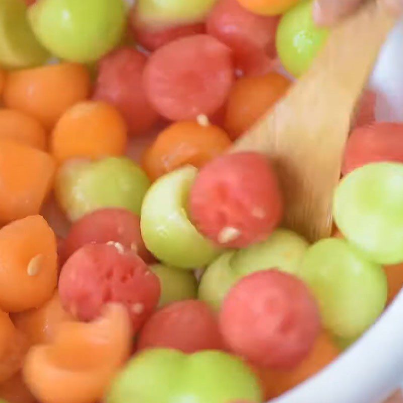 Step 1 Prepare the fruits for 3-color melon salad