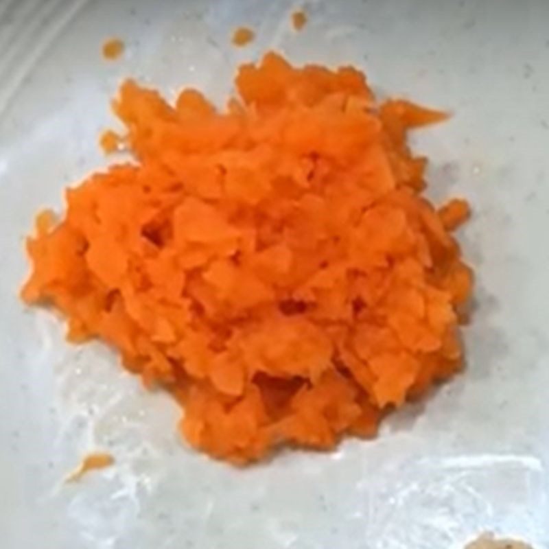 Step 1 Prepare the ingredients for Chicken porridge with lotus seeds and carrots for weaning