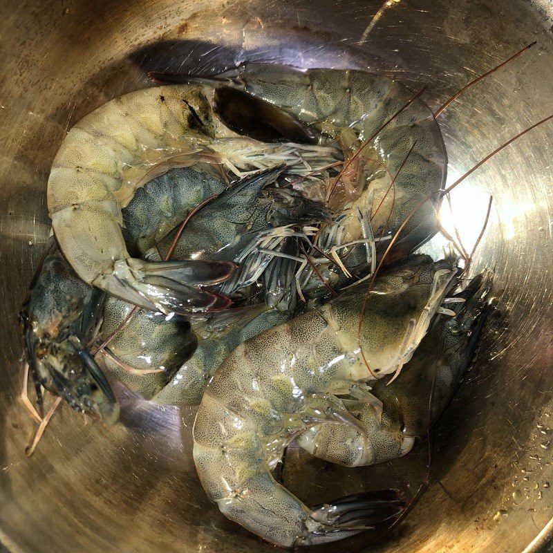Step 1 Prepare the ingredients for Fresh Shrimp Soup with Water Spinach