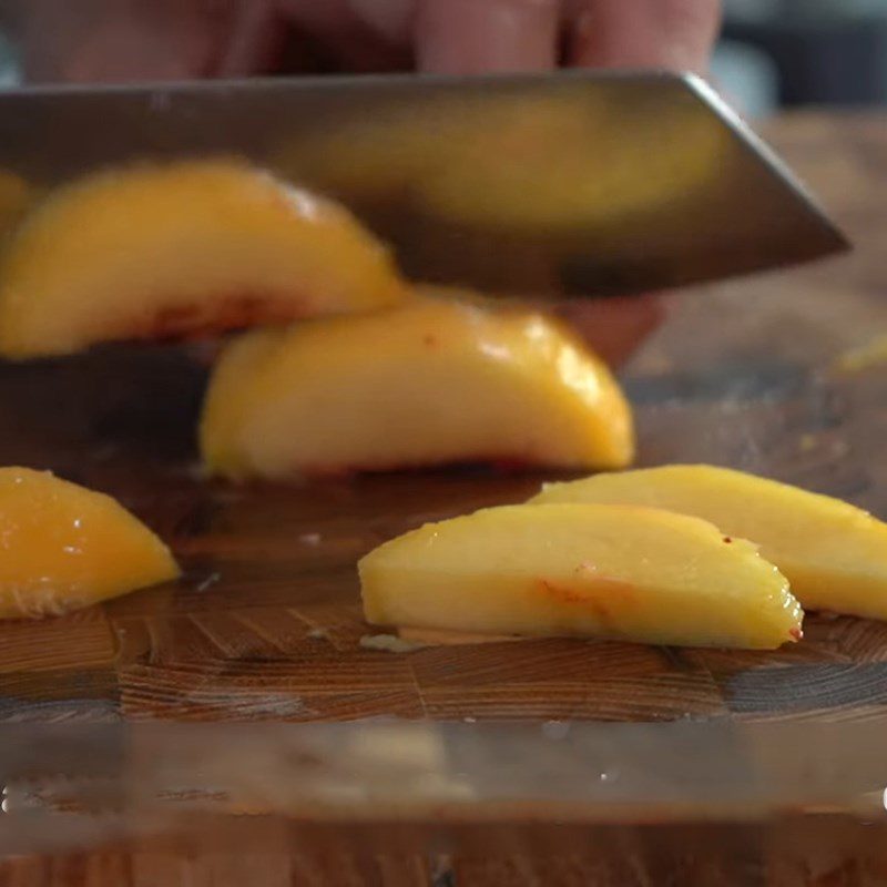 Step 5 Prepare the ingredients for spicy peach salad