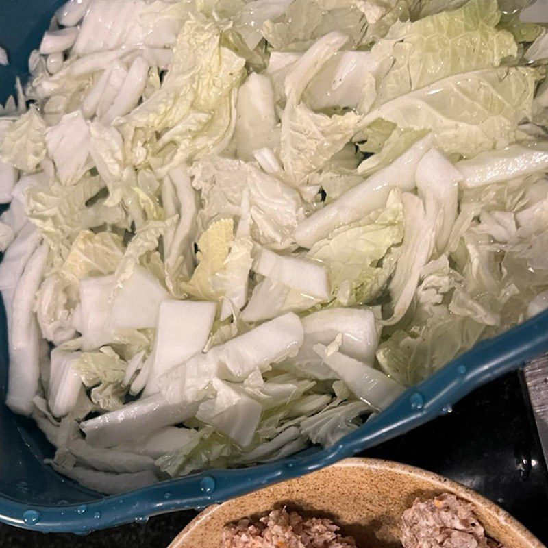 Step 1 Prepare the ingredients for minced meat Napa cabbage soup