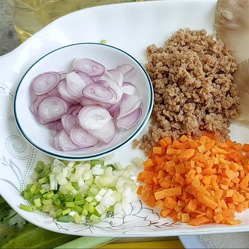 Step 1 Prepare the ingredients for Steamed Rice Paper with Vegetables