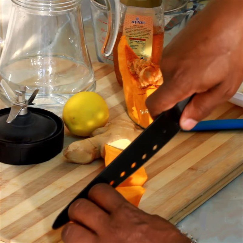 Step 1 Prepare the ingredients for Pumpkin Juice with Lemon and Ginger