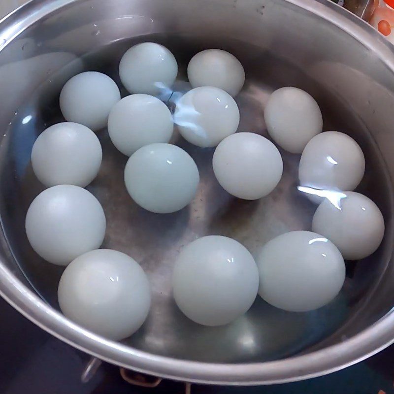 Step 1 Prepare the ingredients for Duck Egg Congee