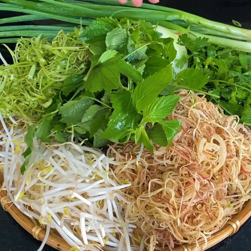 Step 1 Prepare the ingredients for pork bone noodle soup