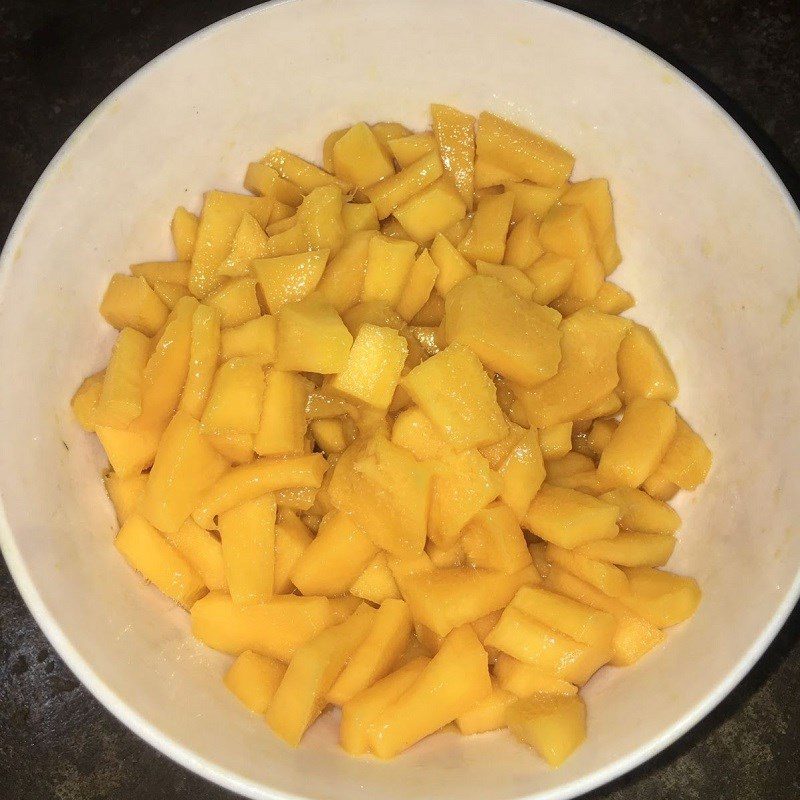 Step 1 Prepare the ingredients for Mango Pineapple Smoothie