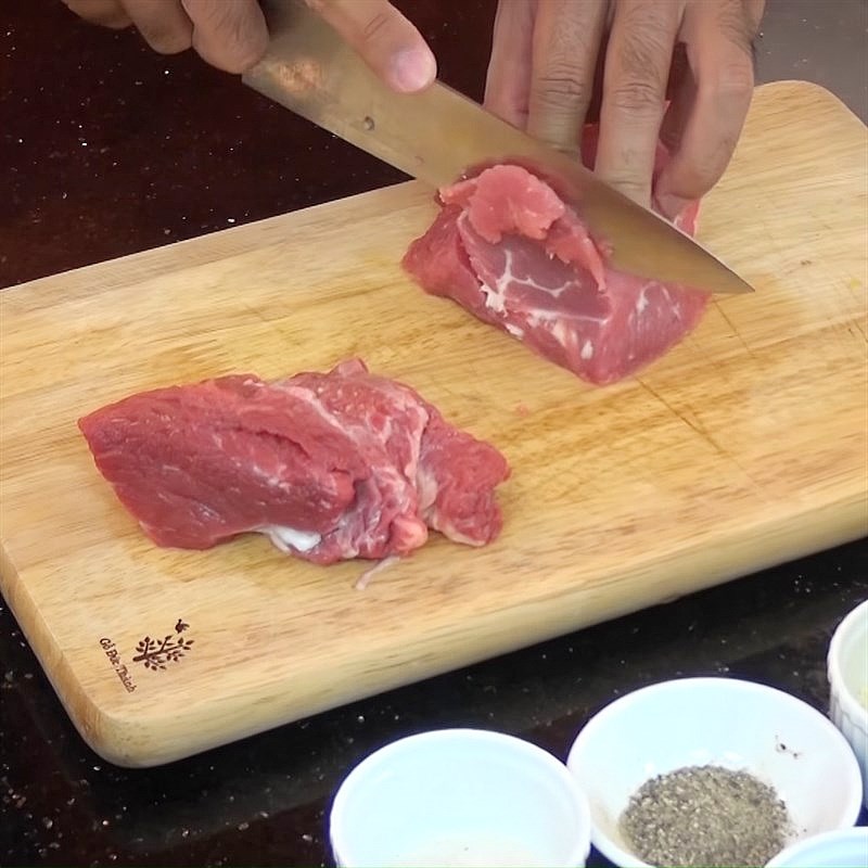 Step 1 Prepare the ingredients for Tomato Beef Soup