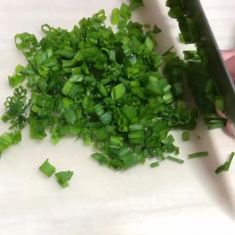 Step 1 Prepare the ingredients for the scallion oil