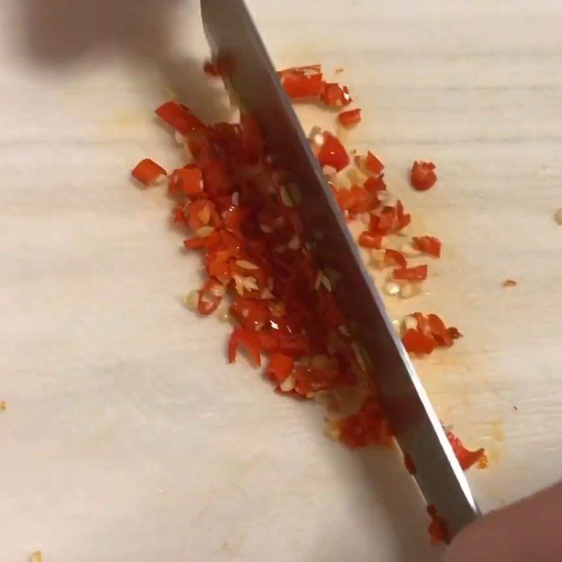 Step 1 Prepare the ingredients for the scallion oil