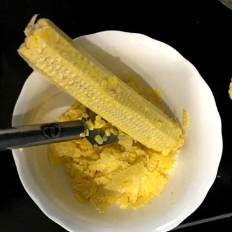 Step 1 Prepare the ingredients for Corn Sweet Soup with Sticky Rice (recipe shared by a user)