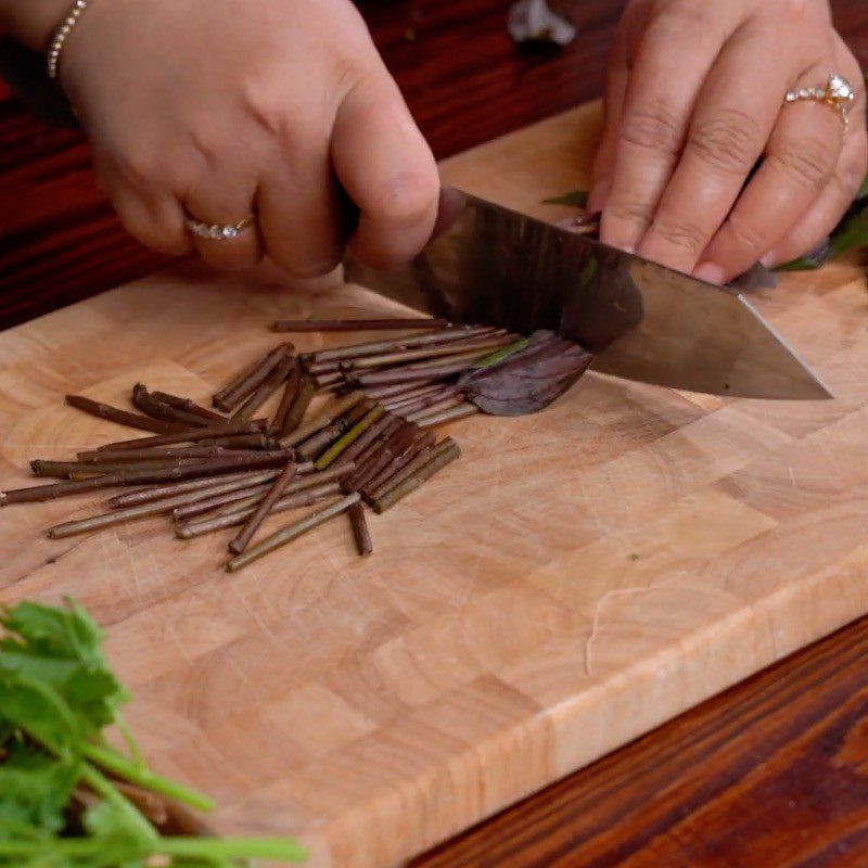 Step 1 Prepare the ingredients for herbal water