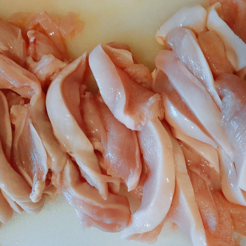 Step 1 Prepare the ingredients Dried chicken pieces (recipe shared by users)